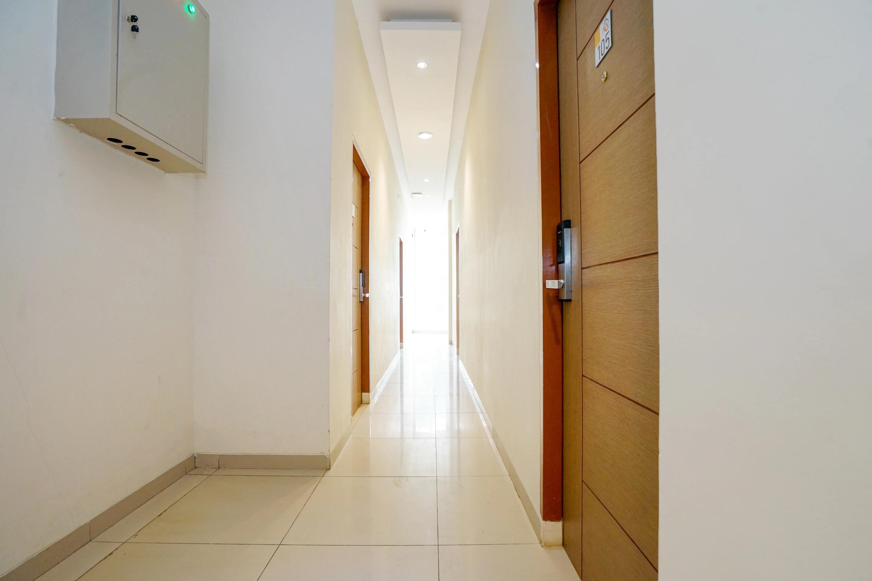 Oyo 251 The Maximus Inn Hotel Palembang Exterior photo